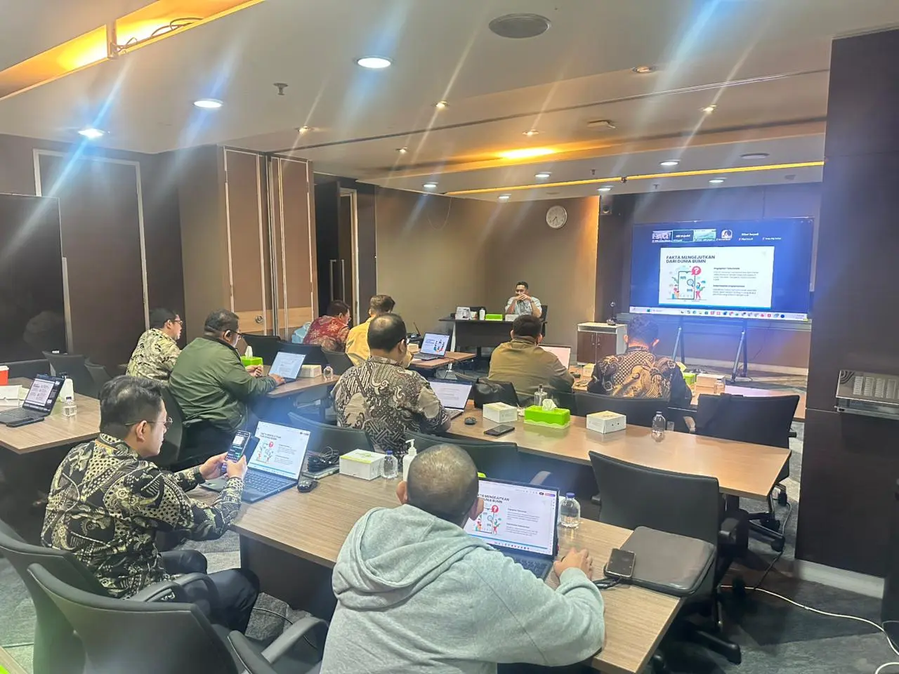 Vice Rector of USU Conducts Collaborative Lecture Program with PTPN Holding in Jakarta